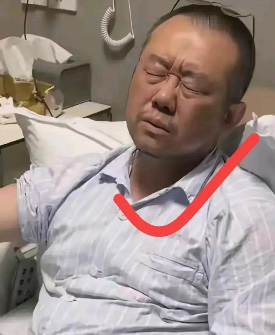 你说涂磊啥意思啊！就是生个病，弄得全网皆知。让全国人民都看到你这副尊容。
以前人