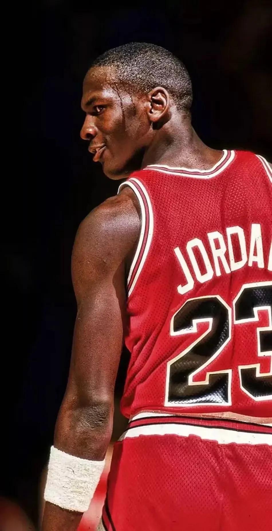 NBA历史级巨星的全勤赛季次数。

乔丹9次，常规赛+季后赛不缺席。

贾巴尔5