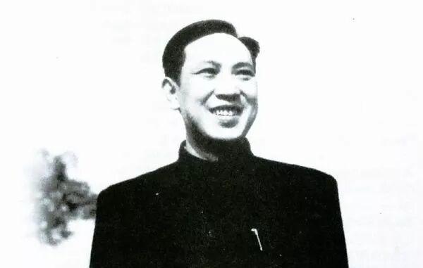 1966年，毛主席最信任的秘书，前途无量的田家英，突然吊死在毛主席的藏书室，消息