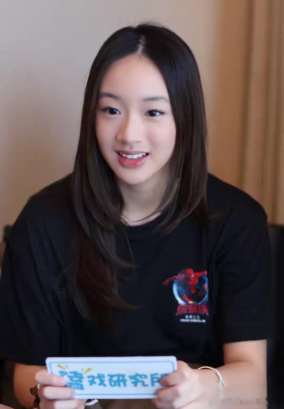 吴尊的女儿Neinei长成小美女了——我还记得她在《爸爸去哪儿》里软糯乖巧的小模