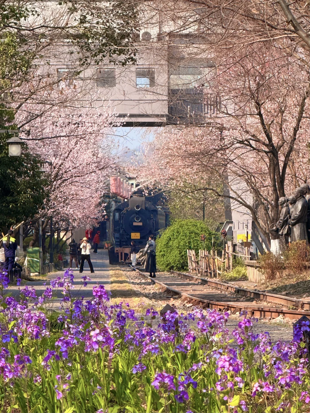 白塔公园的春天，正是一片春和景明！