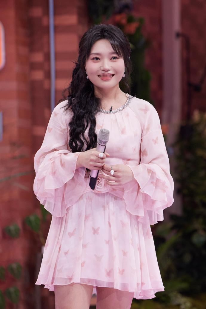 李雪琴的少女心事被赖伟明稳稳接住赖伟明高情商赖伟明高情商，李雪琴的少女心事被赖伟