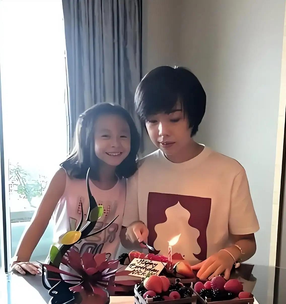 豪门媳妇当的美滋滋！大魔王张怡宁，一儿一女人生赢家。关键老徐待她始终如一。一代新