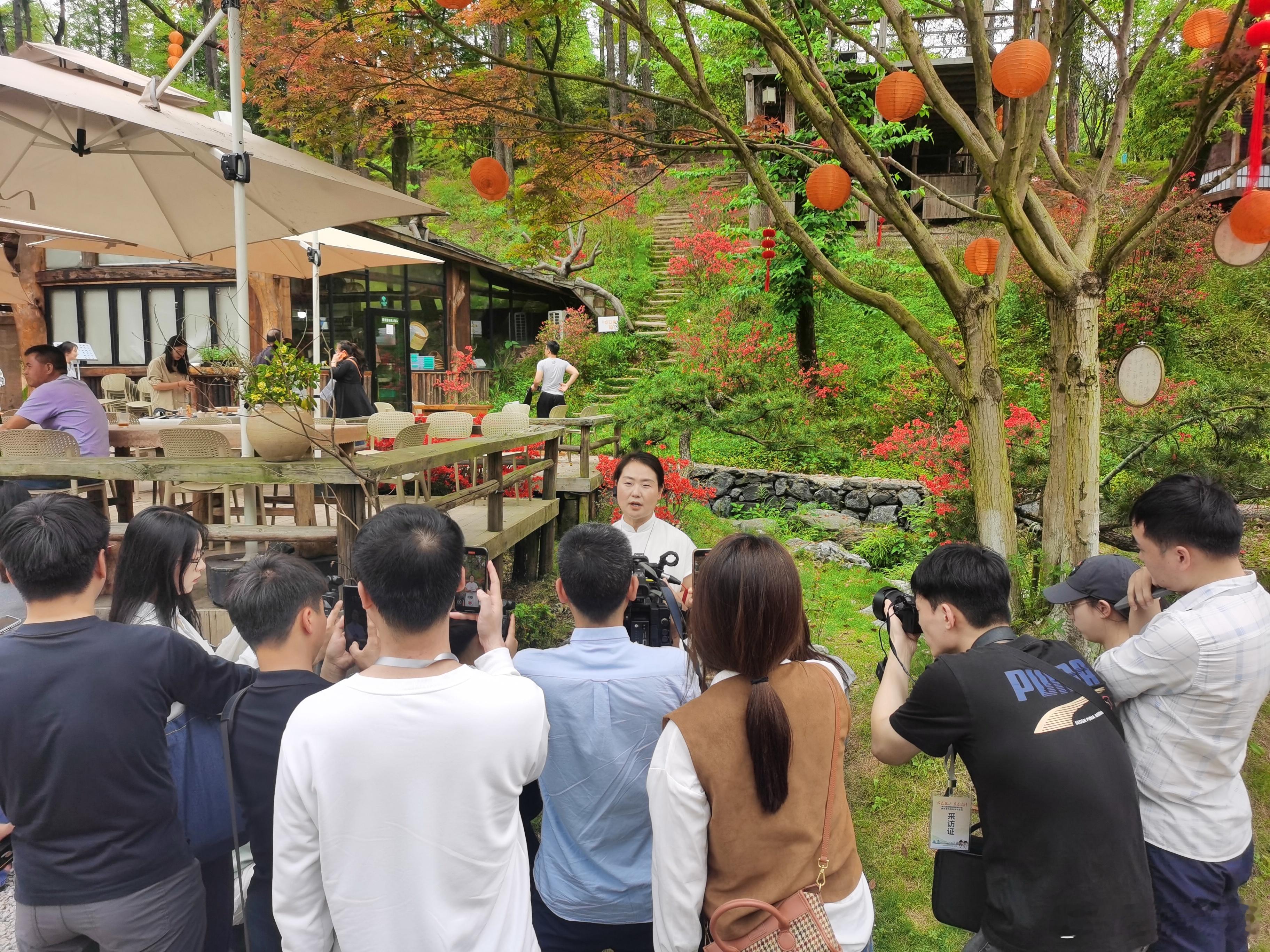 红色热土青春湘潭媒体采风行 媒体采风行第二站归隐松涧・理想村落民宿，是第六届湖南