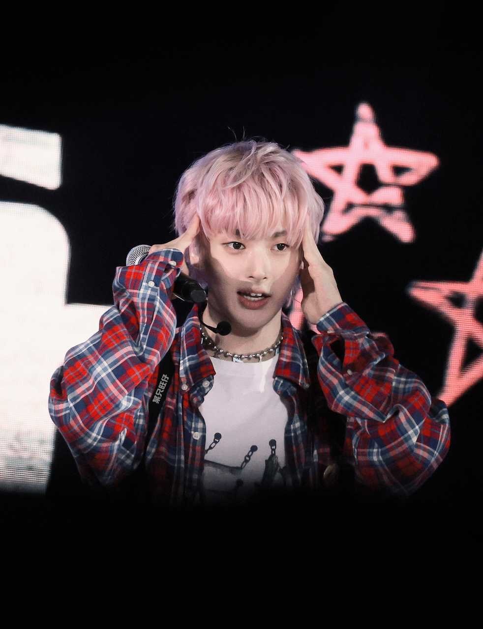 |  要得到你就必须要付出，要付出你还要学会坚持，如果你真的觉得很难 ，那你就放