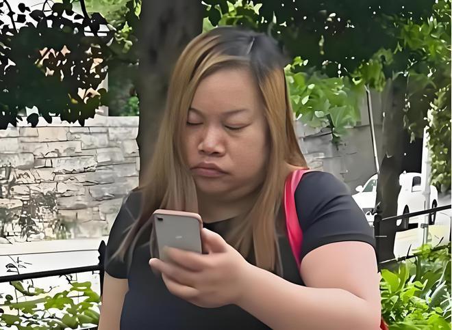 凤姐去美国，错过了一个时代。

十几年前，凤姐名气还是很大了。这是唯一一个以丑出