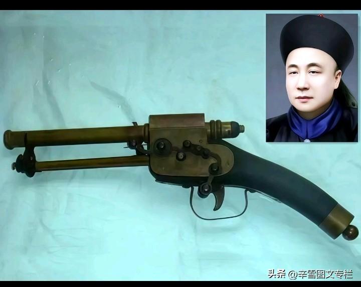 这把手枪据说是晚清北洋水师，“致远舰”管带。
民族英雄:邓世昌随身携带的武器？