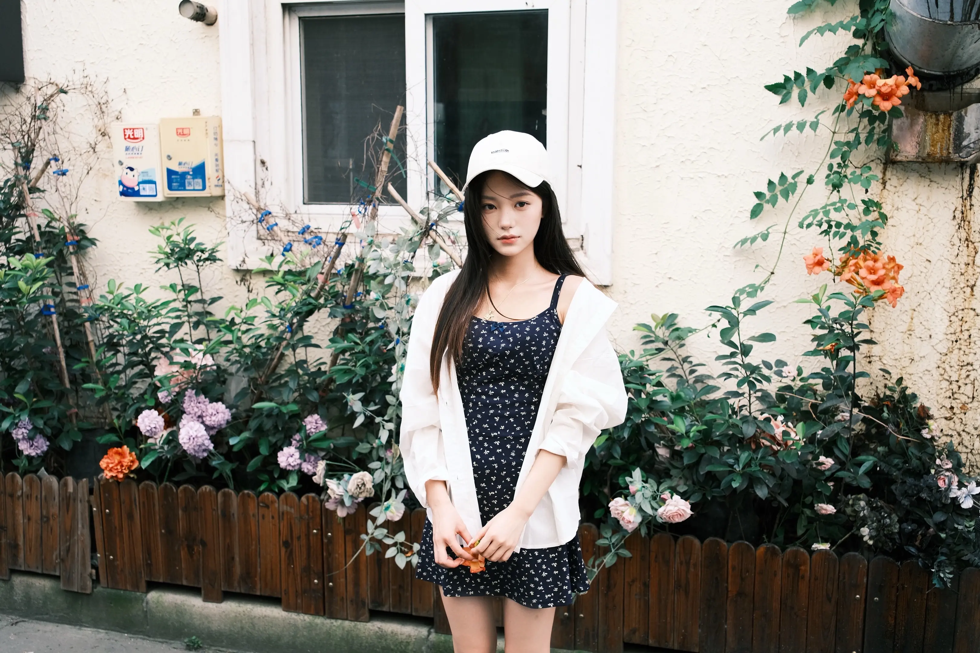 我是一个频繁流泪的人 但也不妨碍我成为勇敢 独立的小女孩