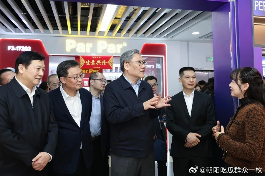 3月14日，商务部党组书记、部长王文涛率队在义乌市调研对外贸易、“品牌出海”、数