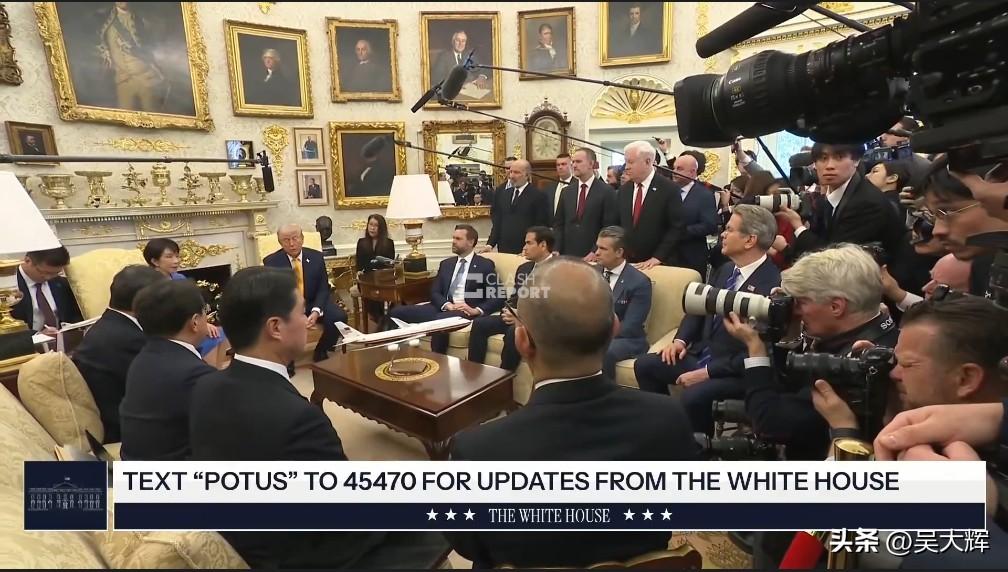 特朗普称不会向伊朗派遣地面部队，但就算真派了，也不会承认
 
在与日本首相高市早