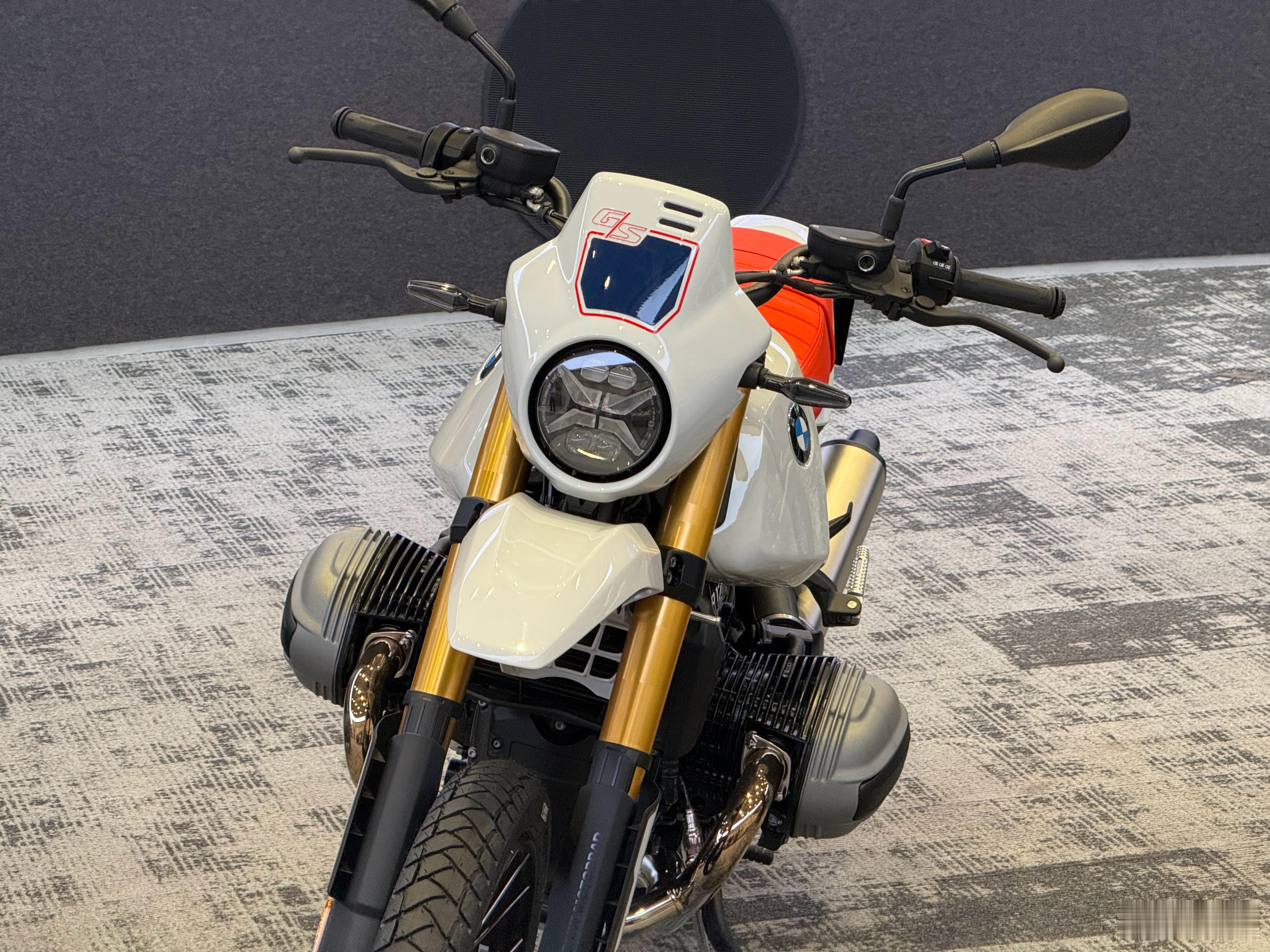 全新BMW R 12 G/S来了，指导价17.99-18.69万。这是一台可以纯