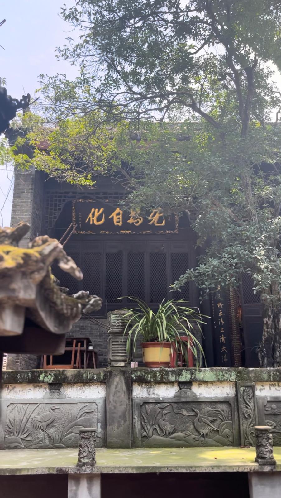 人生经历的任何经历，对你都是有益的，命运早已暗中标好了价格 ​​​