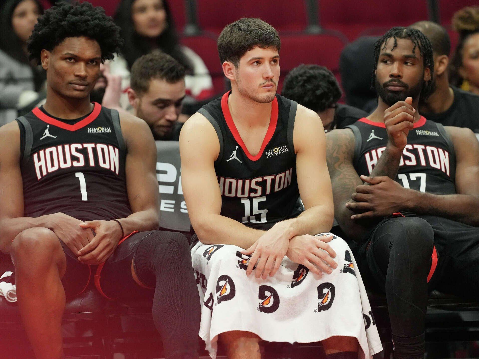 为了满足菲尔·杰克逊“必须先赢40场才能输20场才能被视为争冠球队”的“规则”，