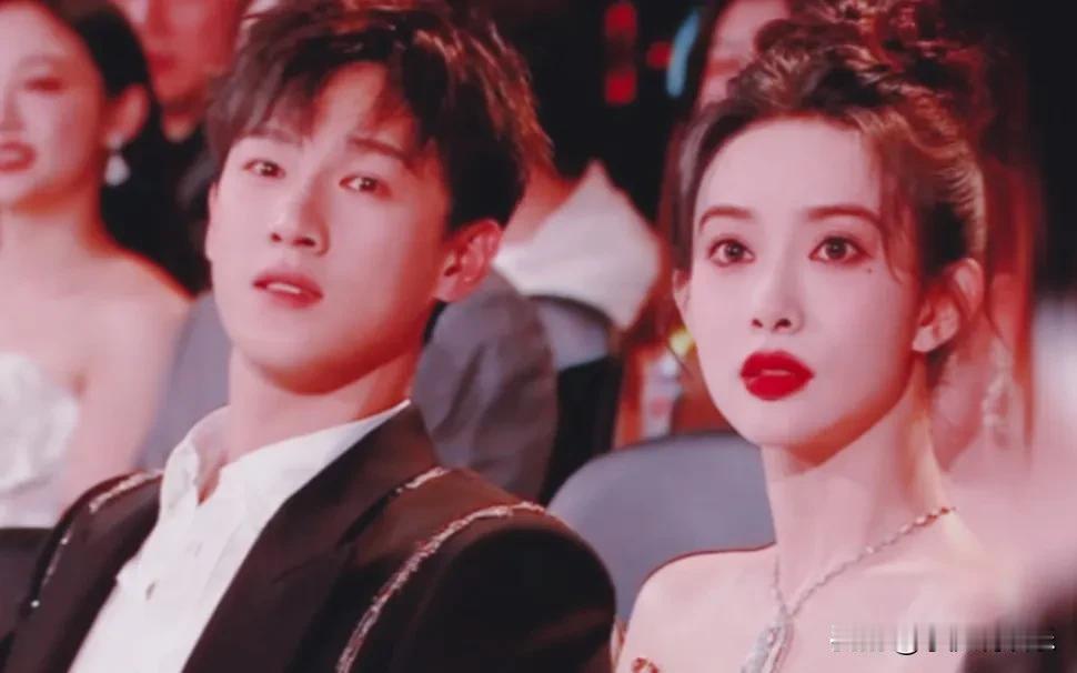 孟子义李昀锐同框“昀牵孟绕”再掀热潮
 
近日，在娱乐圈的舞台上，孟子义与李昀锐