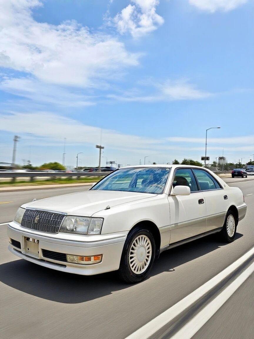 压箱底的日系经典：丰田皇冠155聊到日系豪华老车，丰田皇冠Majesta JZS