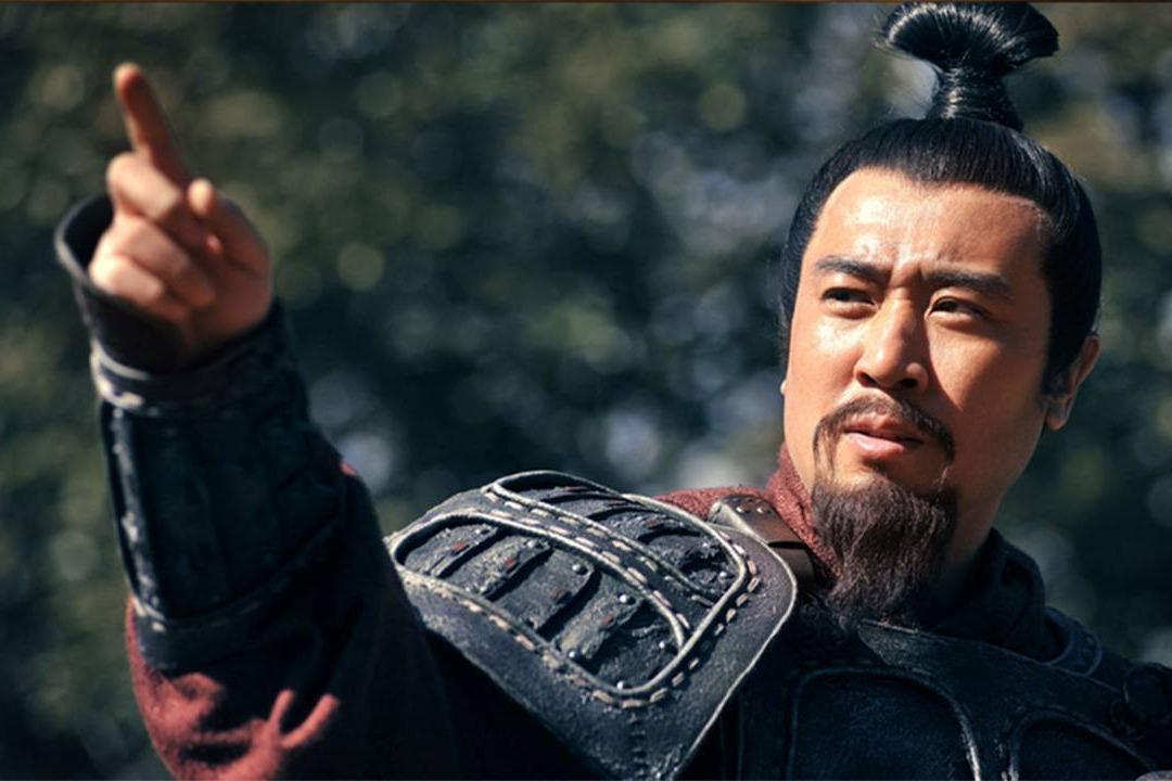 陶谦临死前，手边站着两个儿子，他扭过头，没让他们接手徐州。 
 
不是儿子不争气