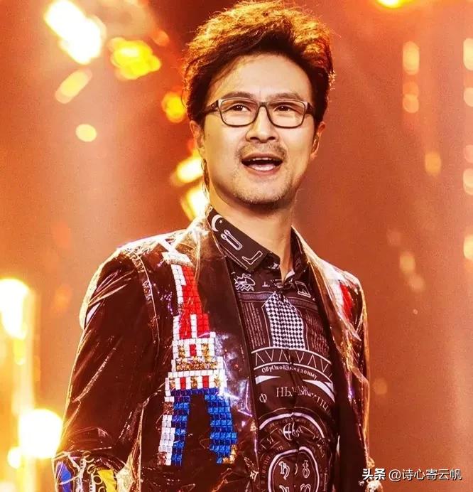 汪峰，社交平台发文
 
9月17号凌晨零点，汪峰在个人社交平台上高调发文，正式官