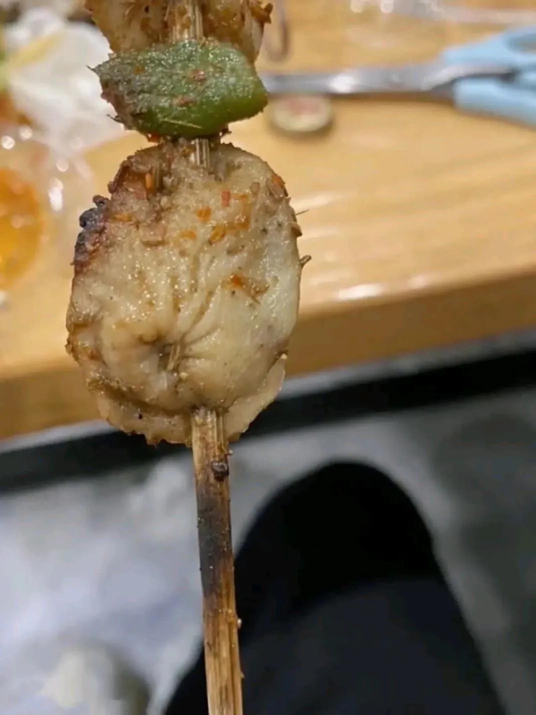 不懂就问，这是哪个部位？
吃烤肉，看了半天不知道是什么？
半夜出去吃宵夜，点了几