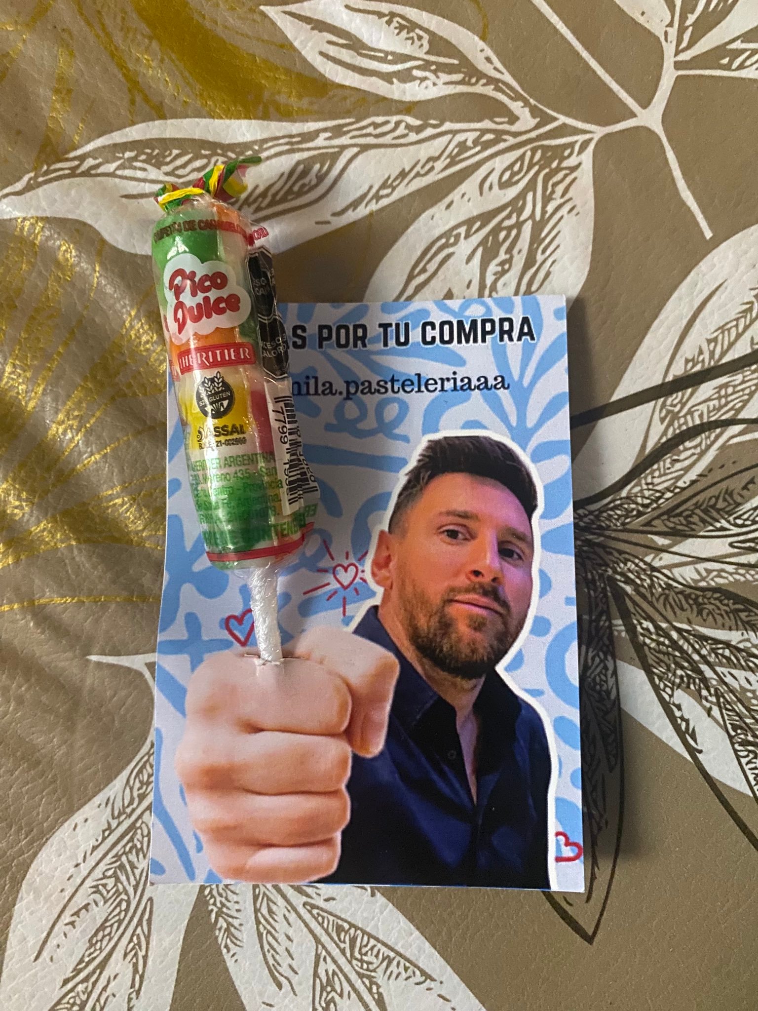 🇦🇷🍬这个包装可爱晕了啊啊啊啊 创意也好好 我都没有办法狠下心把糖果抠下来