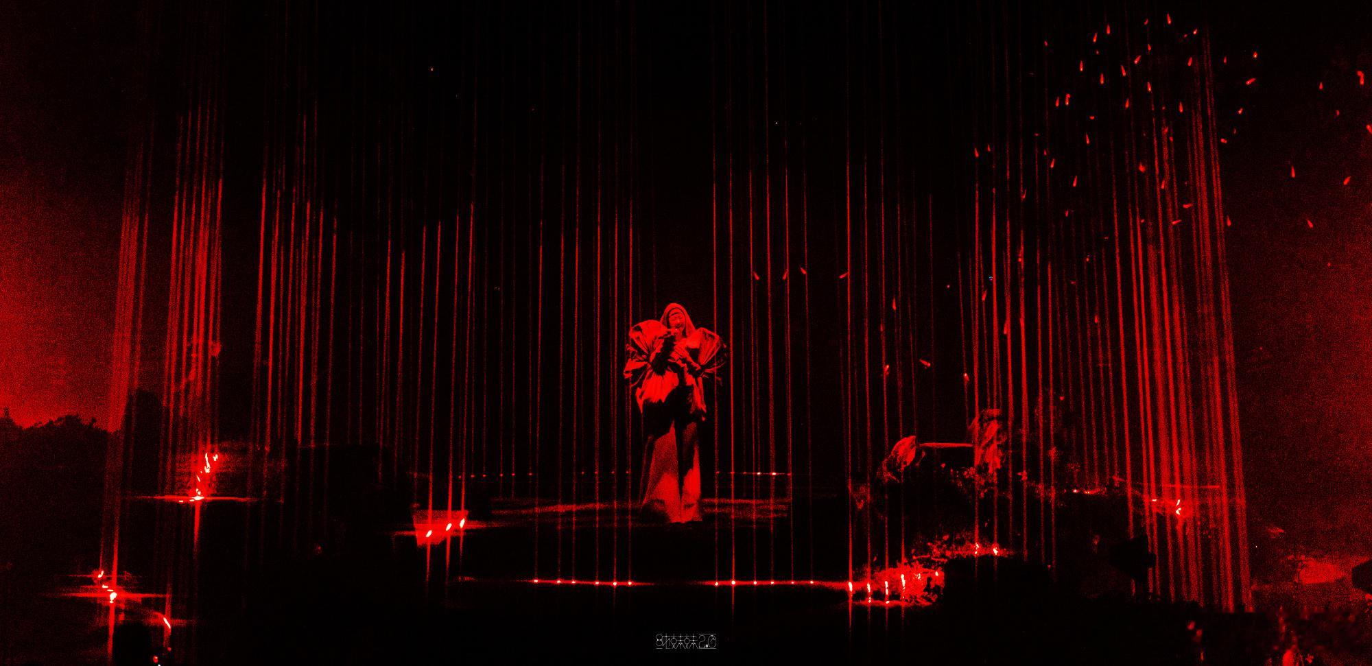 单依纯演唱会live版音源 反复回味这段官摄live音源，制作团队的编曲审美在线