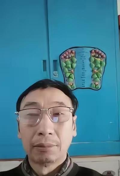 现在咱们面临的最大问题，不是台湾问题，也不是咱们与美国的问题，更不是中日冲突，而