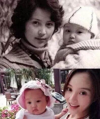 这是一张一家三代人的新老照片，
李小璐的妈妈抱着她，
和她抱着她的女儿小甜馨。