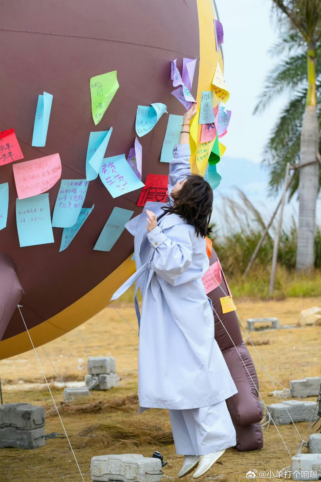 高叶回忆外公离世崩溃大哭周五晚高疯“爱是常觉亏欠”，高叶这句真的说进我心里了。我