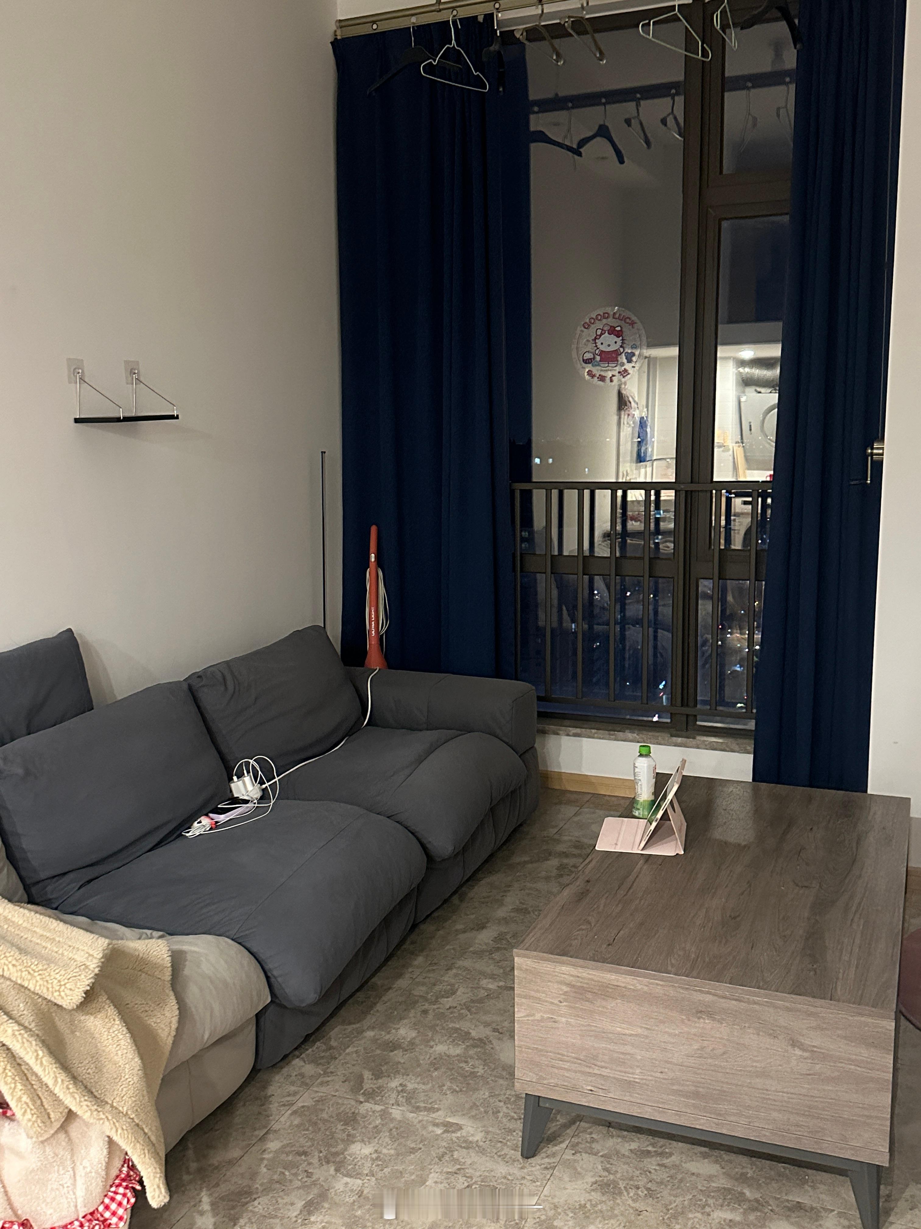 好恍惚像回到刚搬来的样子收拾完要走还有点舍不得 