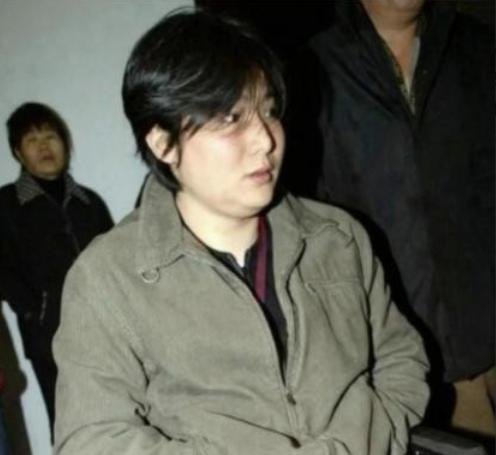 寻子 32 年 离婚卖房睡火车站儿子一句话 直接破防！
李静芝的嘉嘉 两岁半在西