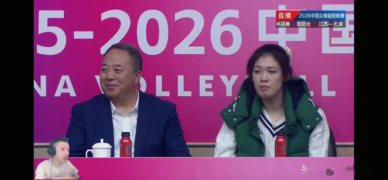 半决赛天津迎首胜
今晚，在排超半决赛中，天津女排在主场迎战江苏女排。
赛前，本来