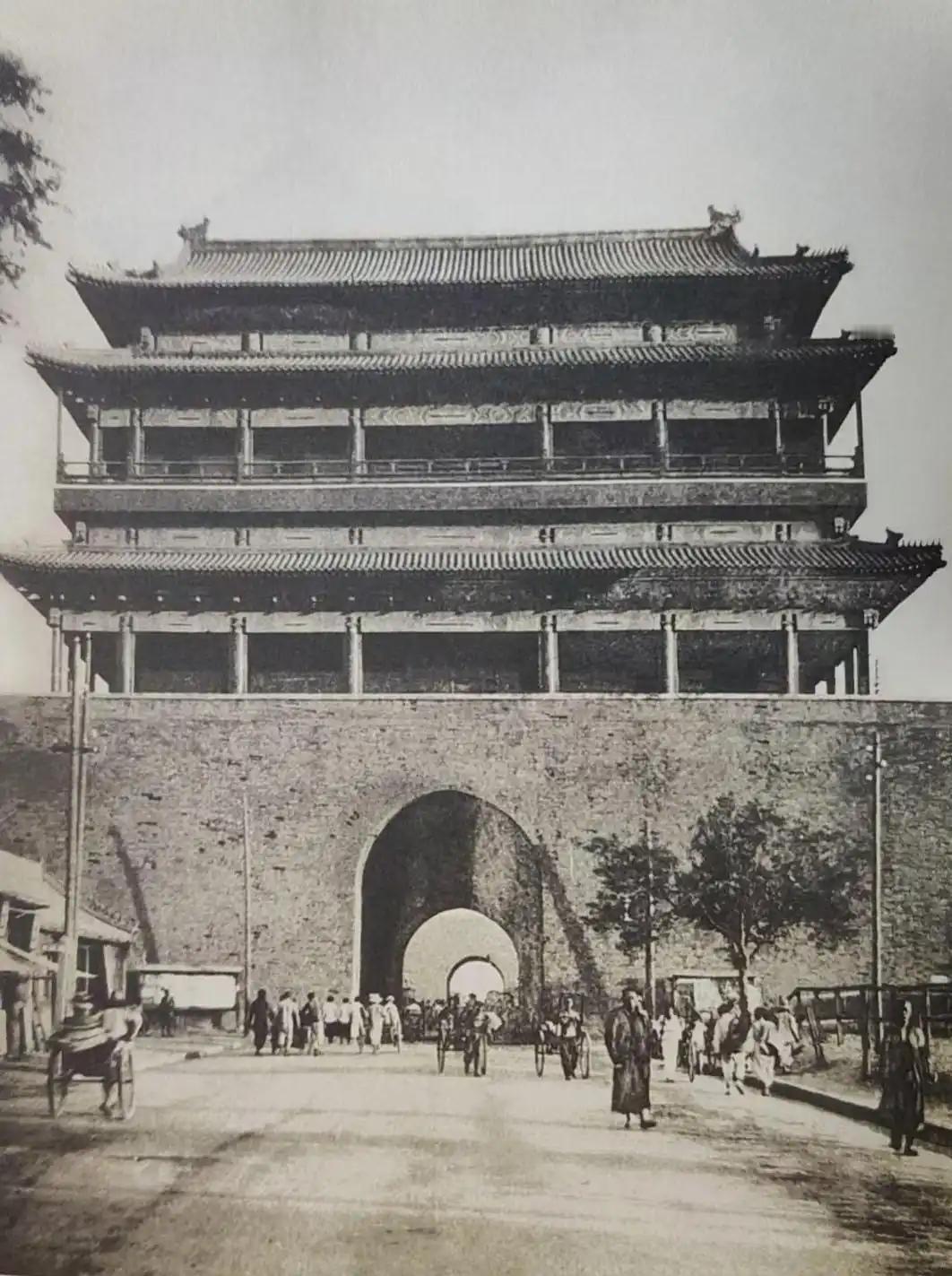 清代北京内城和外城，住的人为何完全不同？

清代北京有一道城墙，把一座城分成了两