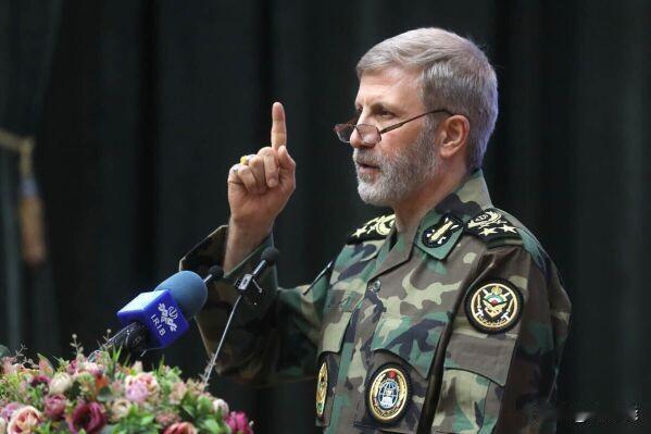 伊朗又开始“嘴硬”，等美以“摁在地上摩擦”？面对西方制裁、军事威胁、多轮全国性抗