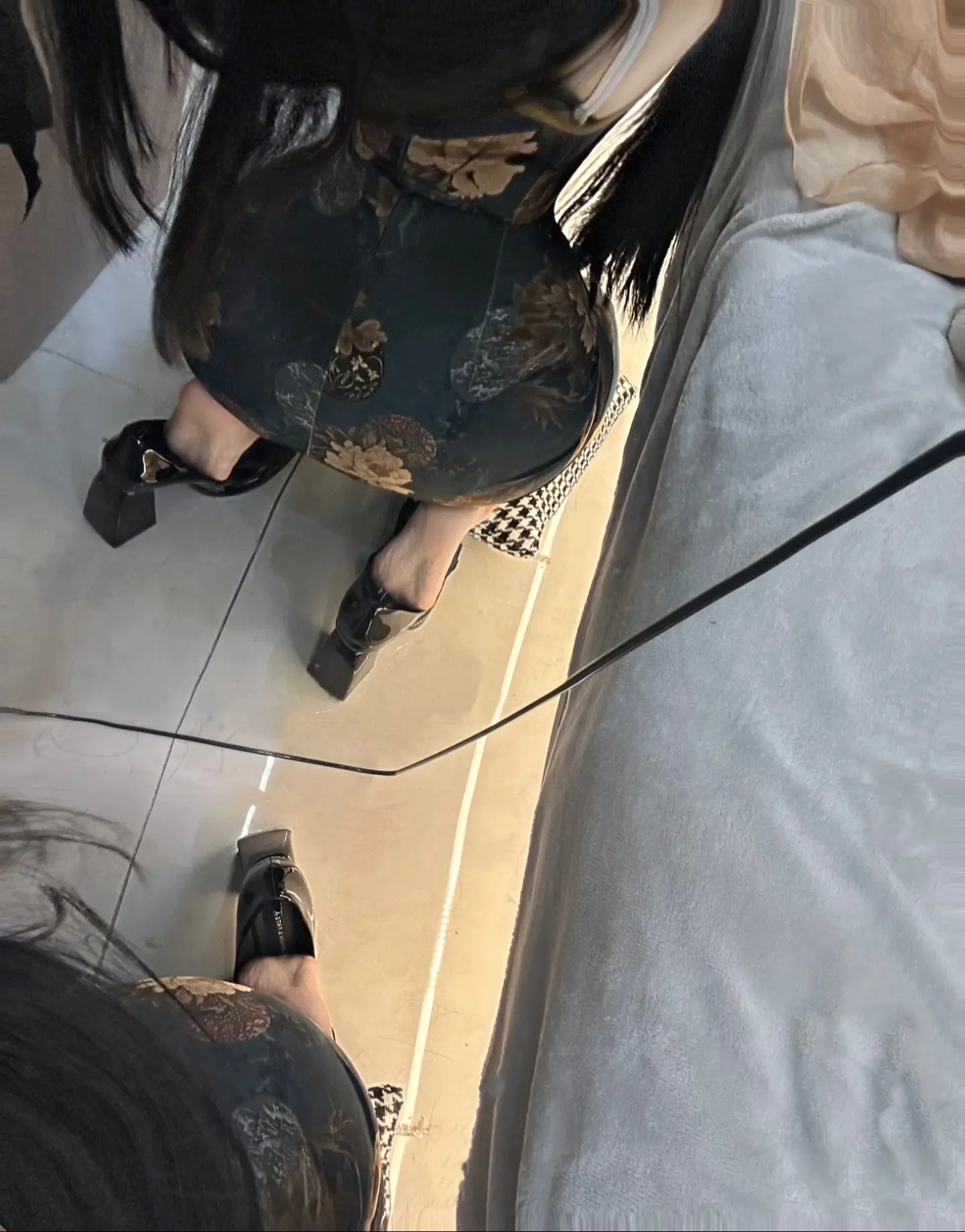 先动情的人 剥下利刃 沦为人臣