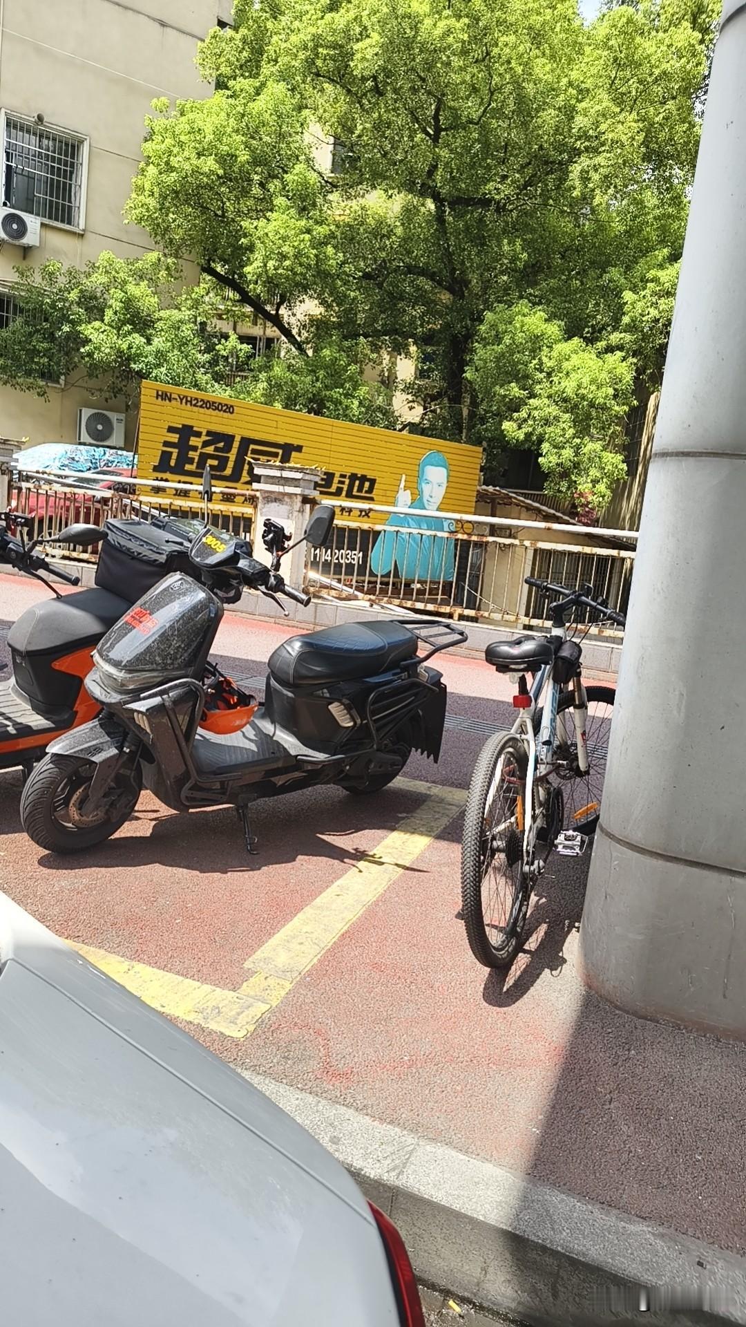第一件事帮住医院的岳父修个轮椅刹车，零件早就拿过来了，我工具也很齐备，但是对调整