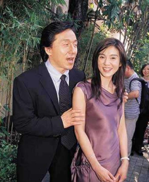 2003年，杨采妮时隔6年，因负债超100万被迫复出拍戏，消息一出，成龙坐不住了