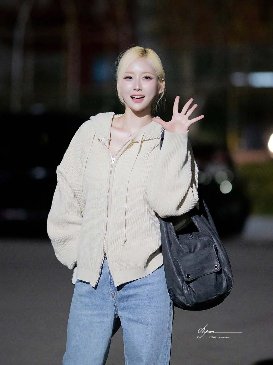 金色短发的韩国啦啦队成员贤淑！这发色太有辨识度了！ 