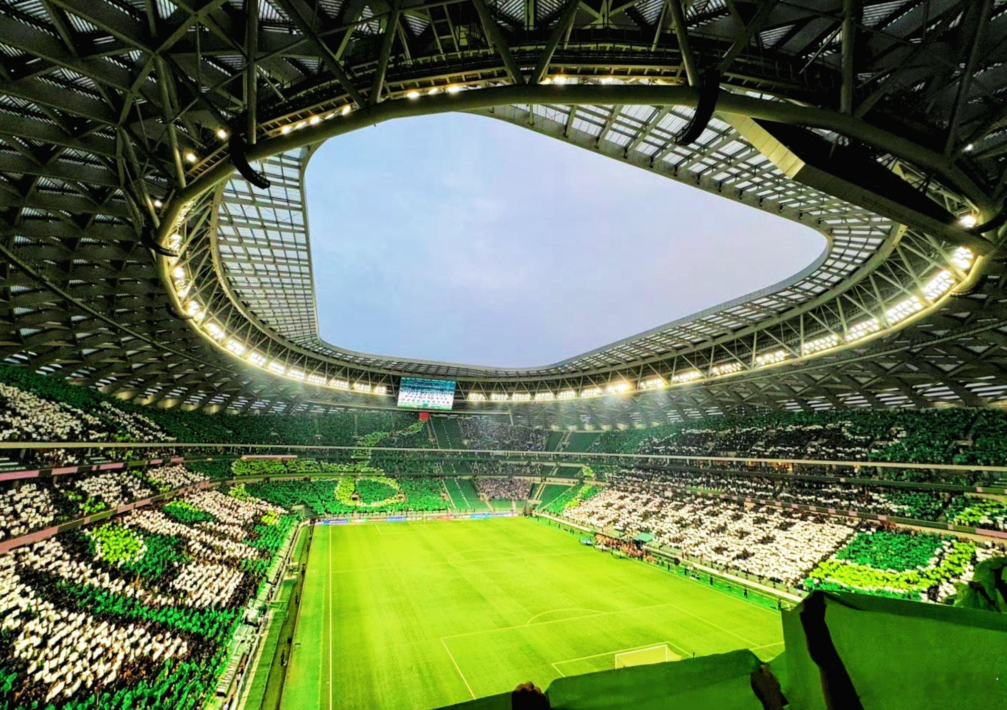 北京国安vs上海申花 1.不能理解为什么很多人把输球归咎于TIFO，归咎于媒体的