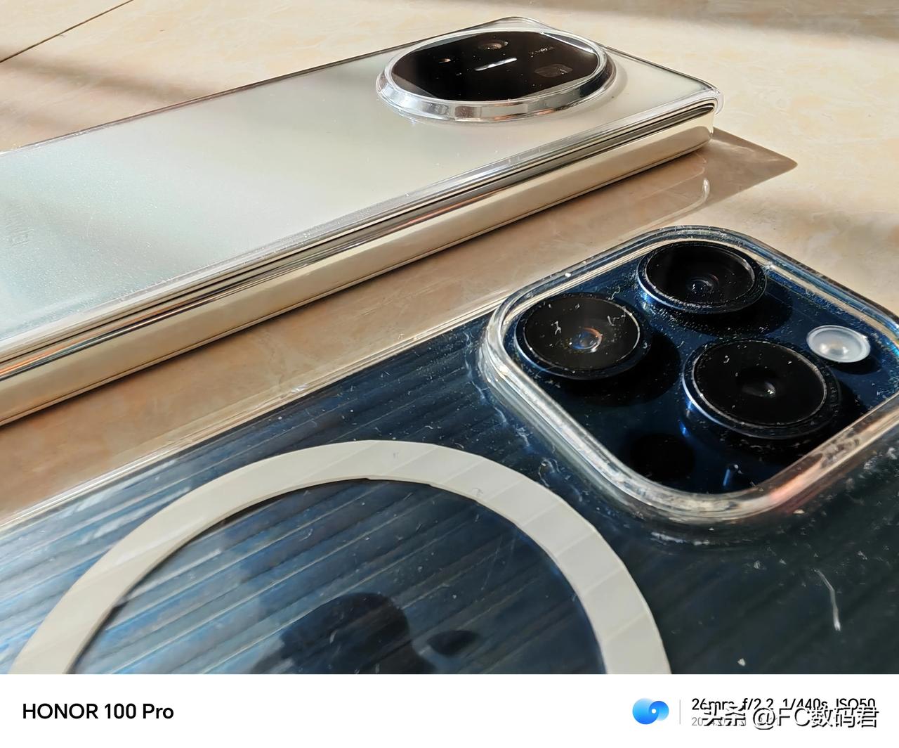 选择iPhone 15 Pro还是华为Mate X5作为长辈的新手机，确实是一个
