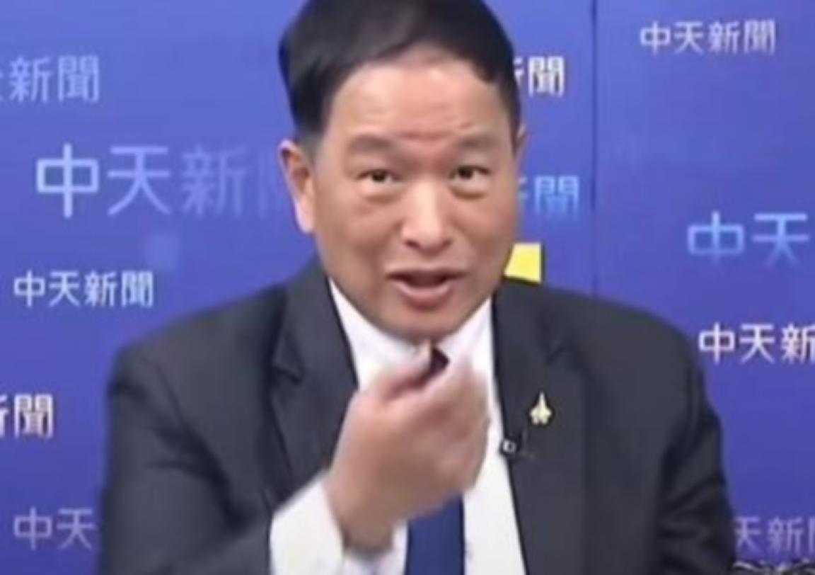 台湾退役将领张延廷曾说：我认为中国大陆通过春晚向外界展示的机器人，他肯定是有目的