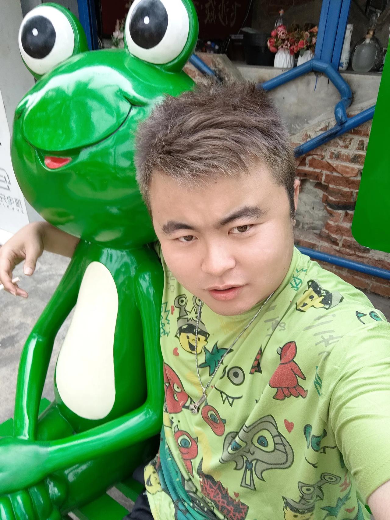 横店潇洒就是帅[得意]