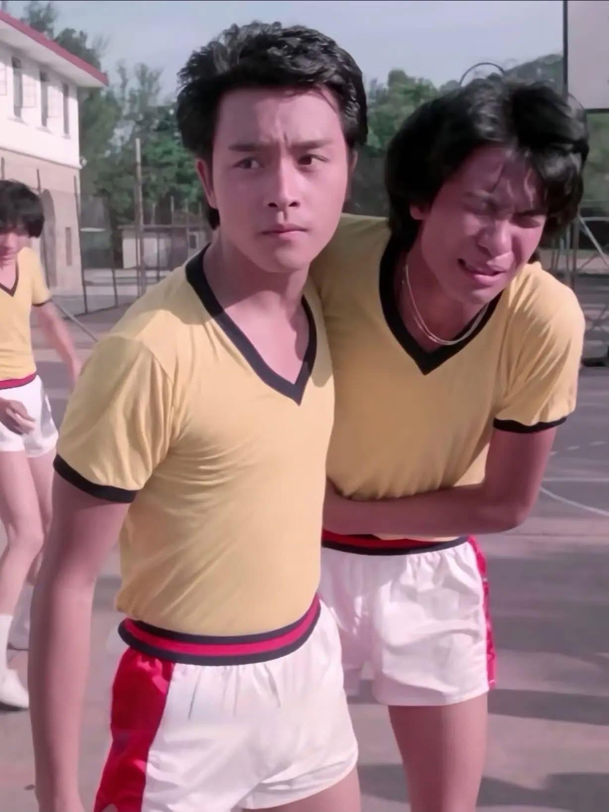 大家应该都认出了视频里的“哥哥”了吧！又到人间四月天，“哥哥”却再也找不回了！那