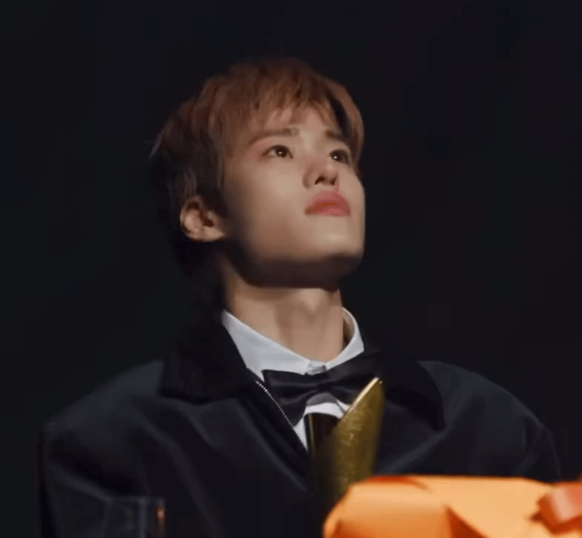 有眼泪也只会往肚子里咽