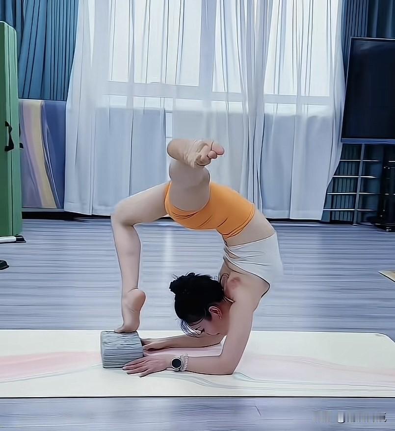 初一瑜伽，开启美好一年，在呼吸间遇见更好的自己。