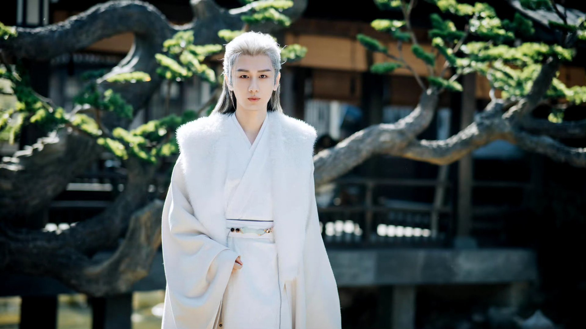 成毅长安二十四计cy成毅谢淮安我正开着灯玩手机，忽然觉得周围都暗了下来，原来是手