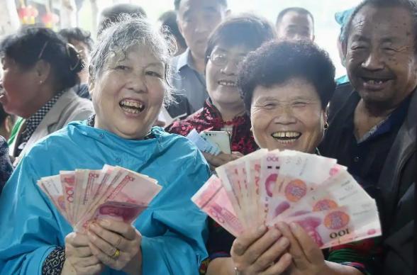 10月13日了，人社部官网、财政部官网、中国政府网，三个最权威的地方翻遍了，20