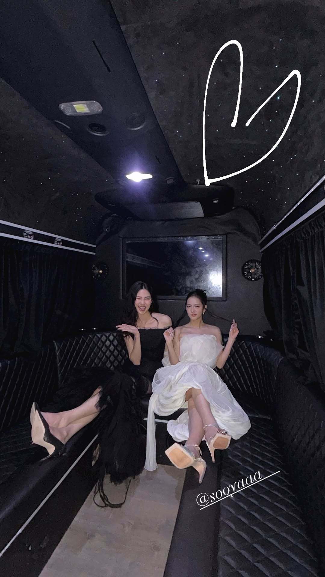 260507 郑浩妍更新与Jisoo ＆ Jennie合影📸So cuteee