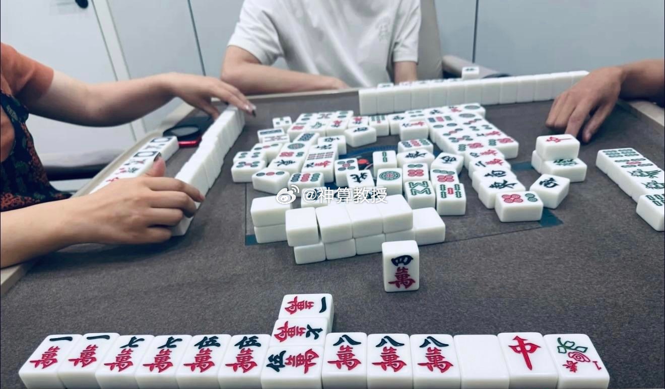 高温来袭，各位做好防暑降温，非必要不外出！🍉週五5001只下跌，198只跌停，