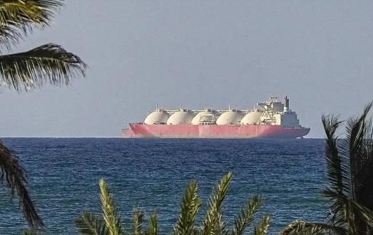 霍尔木兹刚被封，伊朗就玩起“海上暗箱”，短短几天11艘运载近2000万桶原油的油