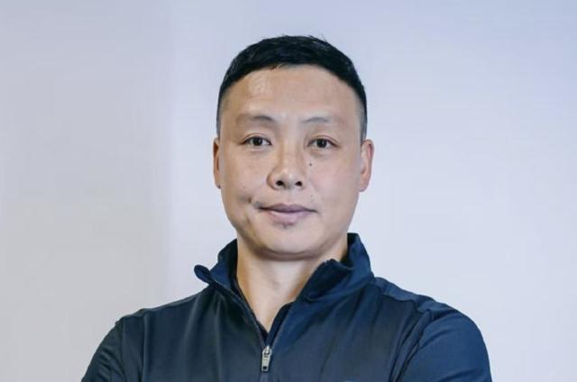 不是蔡慧康！是前申花名宿执教新鹏城！上赛季新鹏城赢了申花成功保级，本赛季会不会再