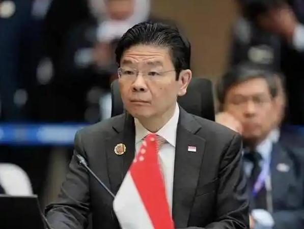 谁能想到，一向在国际上八面玲珑、闷声发大财的新加坡，这次居然在博鳌论坛上彻底“撕